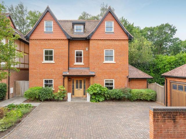 House for sale in Sunninghill and Ascot, South Ascot