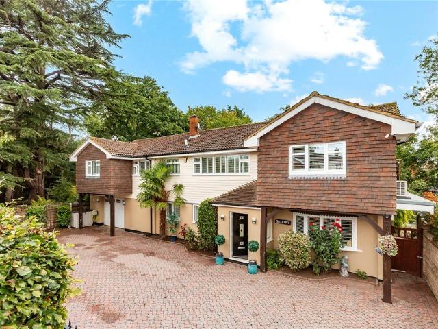 House for sale in Chipping Hill, Essex