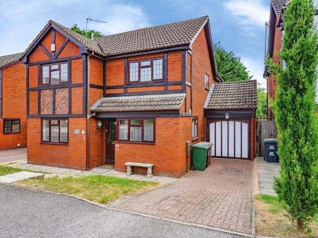 House for sale in Batchworth, Hertfordshire