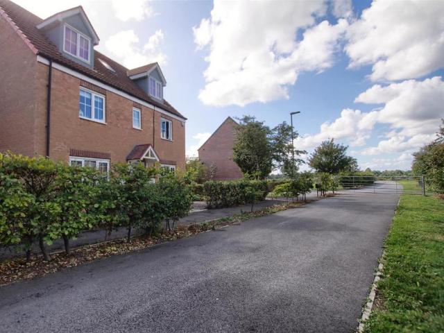 House for sale in The Rings, Ingleby Barwick