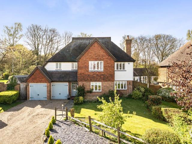 House for sale in Oad Street, Kent