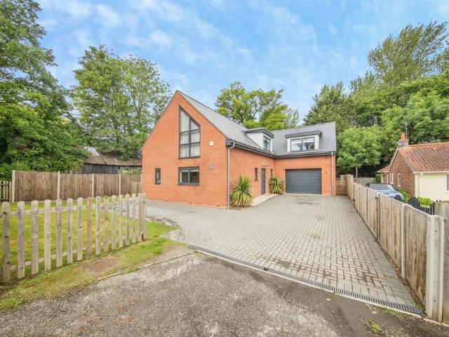 House for sale in Bedingfield, Suffolk