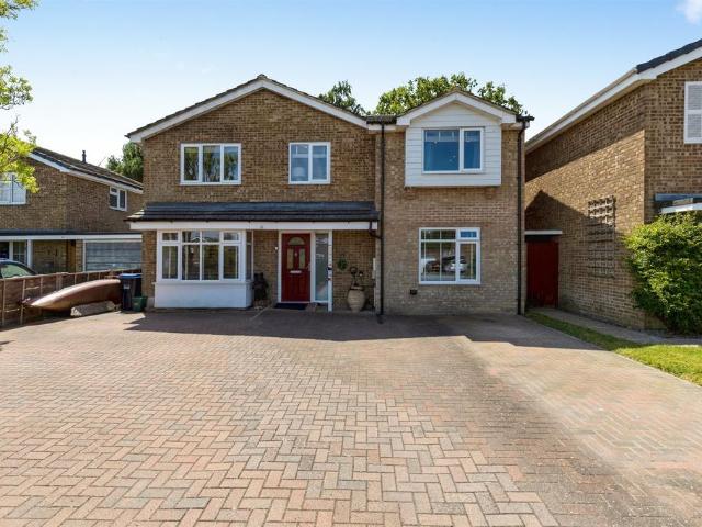 House for sale in Perryfields, West Sussex