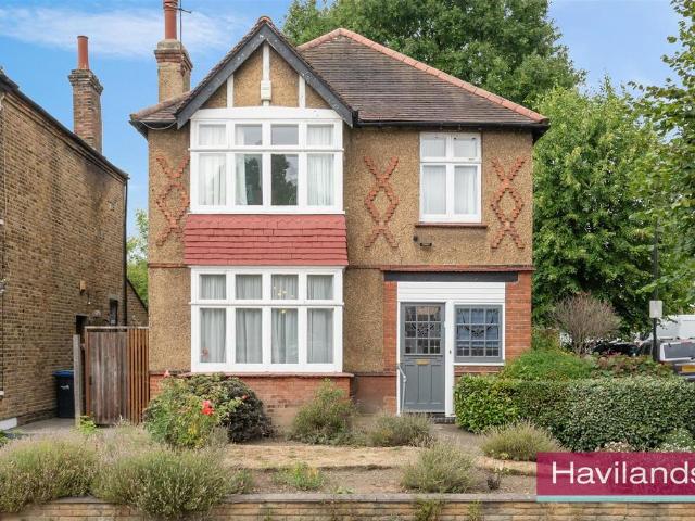 House for sale in Winchmore Hill, Edmonton