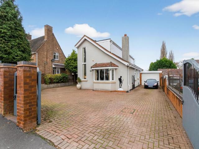 House for sale in Broomhill, Chadsmoor