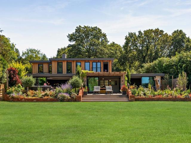 House for sale in Worplesdon, Westborough