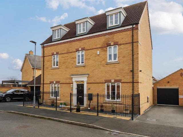 House for sale in Woodlands Park, Bedford