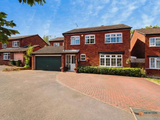 House for sale in Oadby, Leicestershire