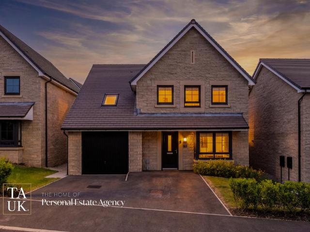 House for sale in Charlesworth, East Midlands