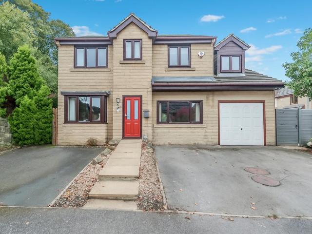 House for sale in Birstall Smithies, Gomersal