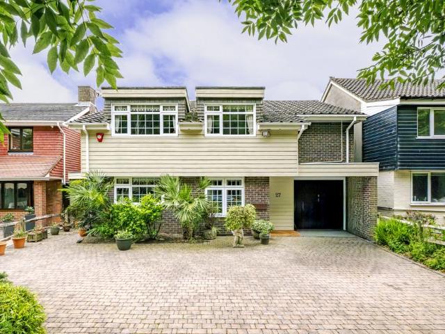 House for sale in Fishersgate, West Sussex
