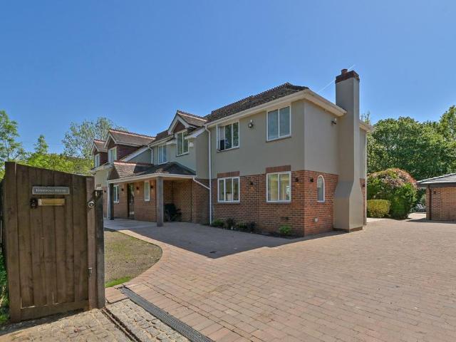 House for sale in Holyport, Maidenhead