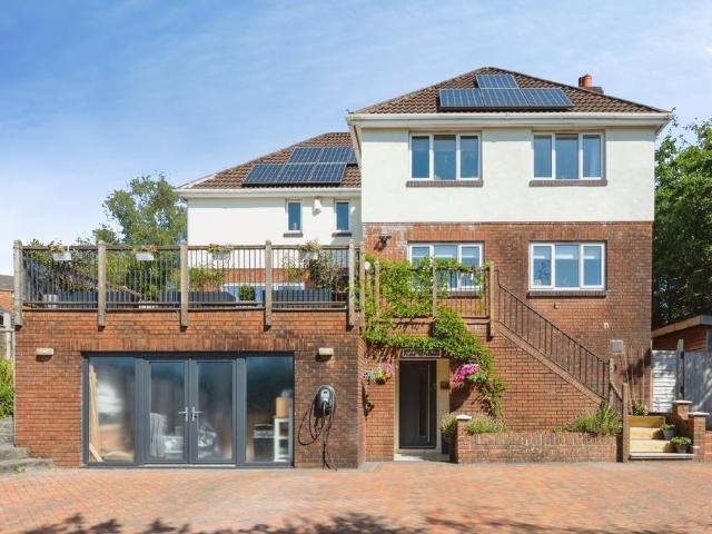House for sale in Pontyberem, Wales