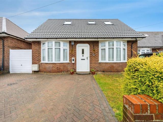 House for sale in Spring Park, Luton