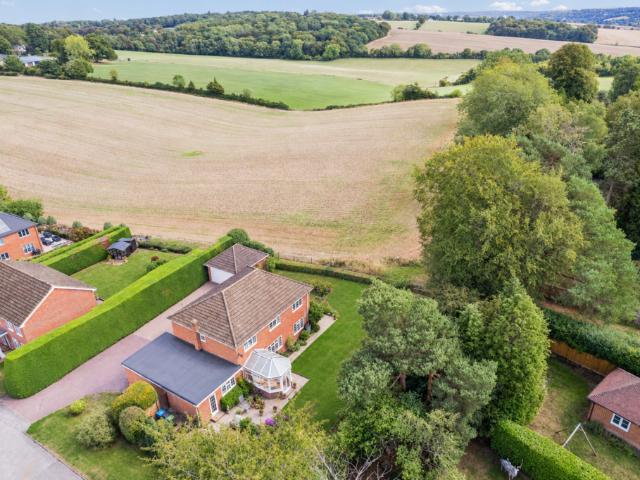 House for sale in Castle Village, Dacorum