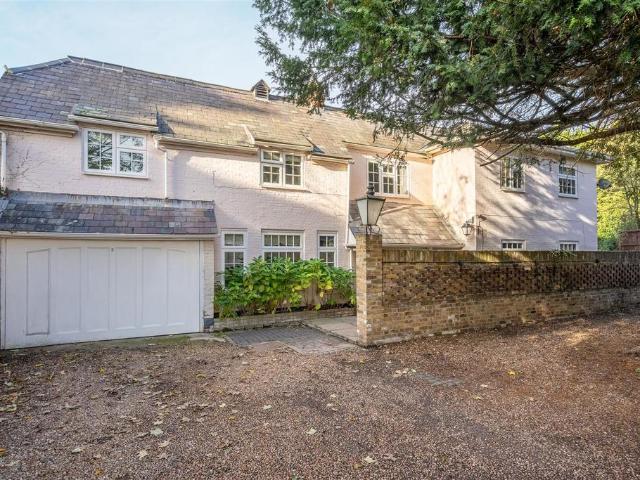 House for sale in Southlea, Datchet