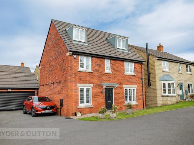 House for sale in Little Padfield, Charlesworth