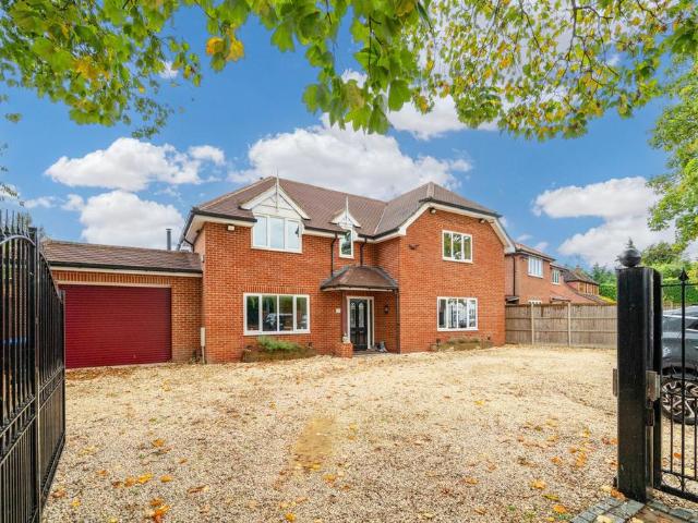 House for sale in Thorpe, Row Town
