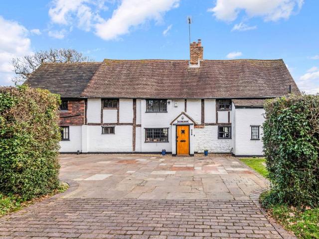 House for sale in Oxted, Hillview