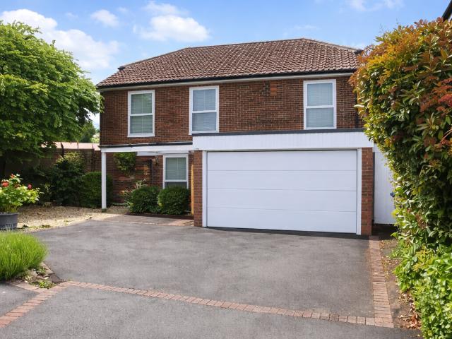 House for sale in Fishery, Maidenhead