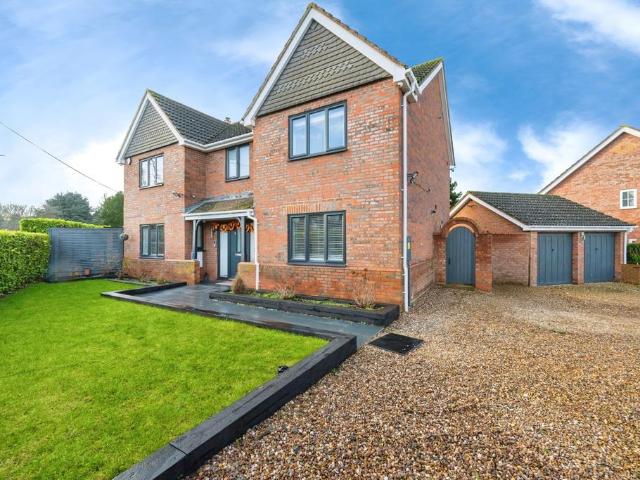 House for sale in Rushden