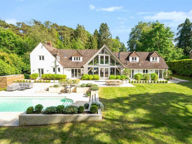 House for sale in Fole, Surrey