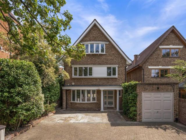 House for sale in London Borough of Merton, Raynes Park