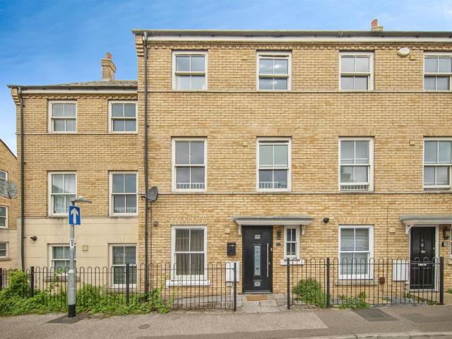 House for sale in Key Street, Suffolk