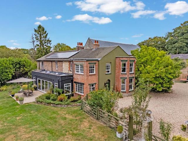 House for sale in Charminster