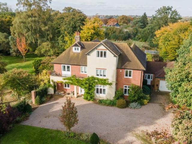 House for sale in King's Walden, Hertfordshire