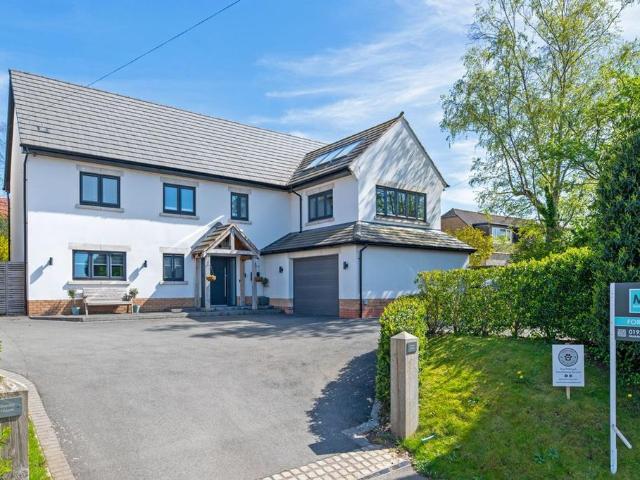 House for sale in Daresbury