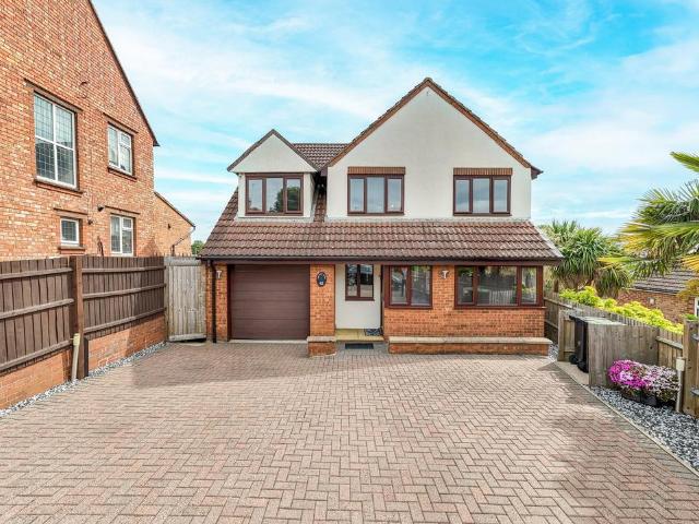 House for sale in Rushden