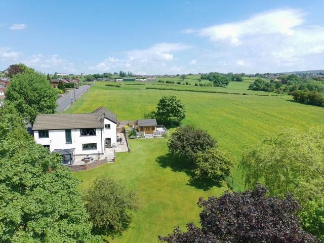 House for sale in Shaw and Crompton, Pendock