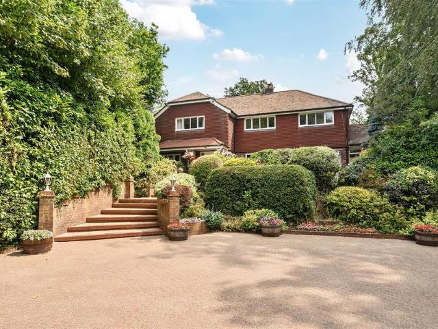 House for sale in Fleet, Hart
