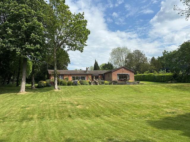 House for sale in Barton In Fabis, East Midlands