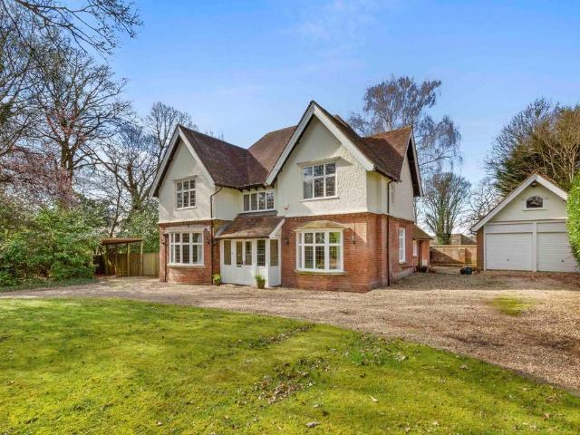 House for sale in Totteridge, Cressex