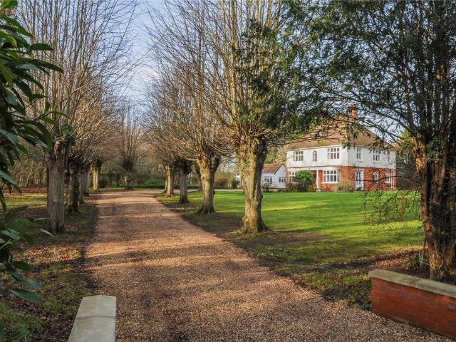 House for sale in Chipping Hill, Essex