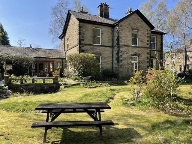 House for sale in Whitfield, Charlesworth