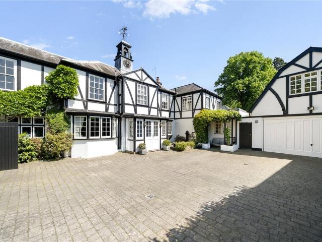 House for sale in Lower Halliford, Surrey