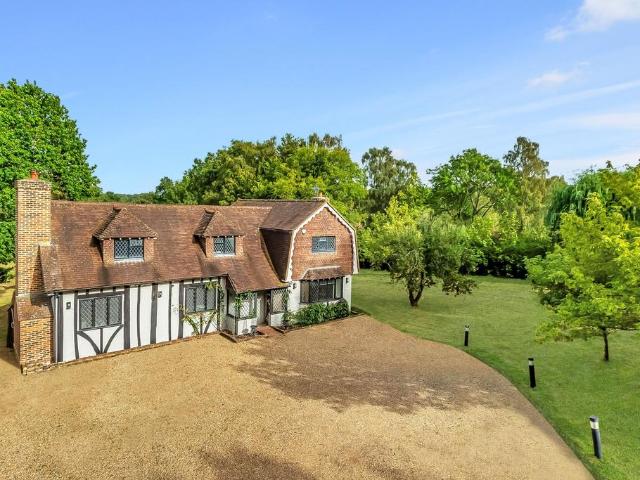 House for sale in The Butts, Kent
