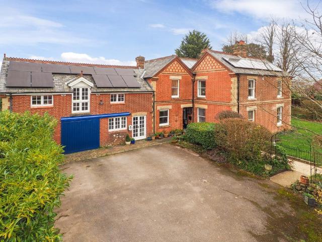 House for sale in Shirrell Heath, Hampshire