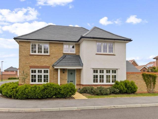 House for sale in Littlecote, West Sussex
