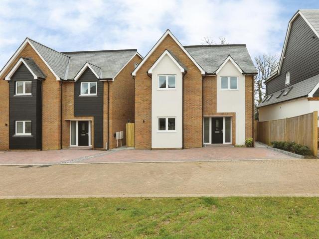 House for sale in Perryfields, West Sussex