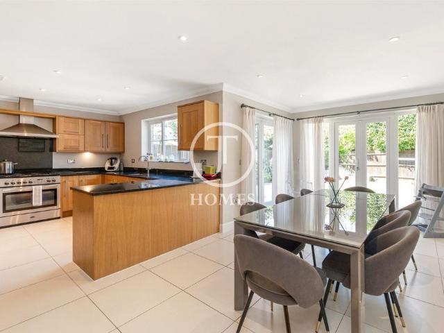 House for sale in Hendon, Greater London