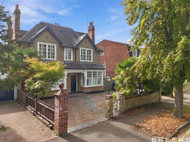 House for sale in Bush Hill Park, Greater London