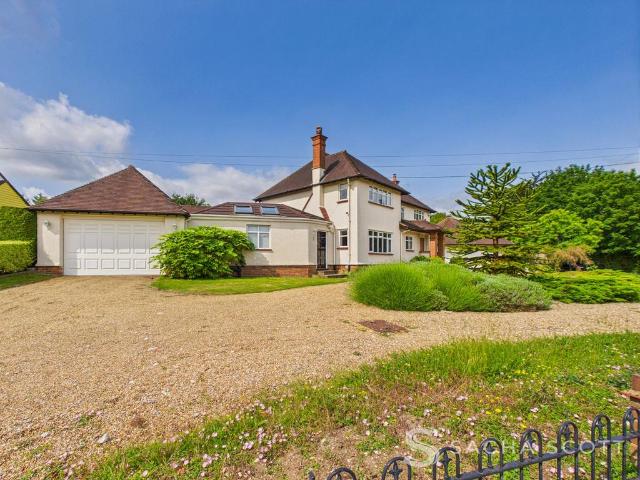 House for sale in Greater London