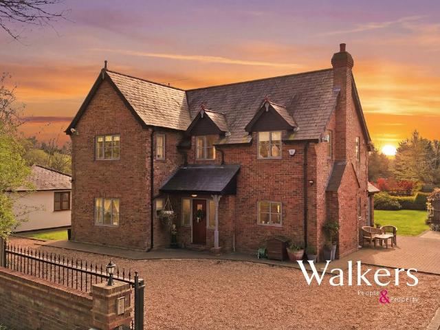 House for sale in Navestock Side, Essex