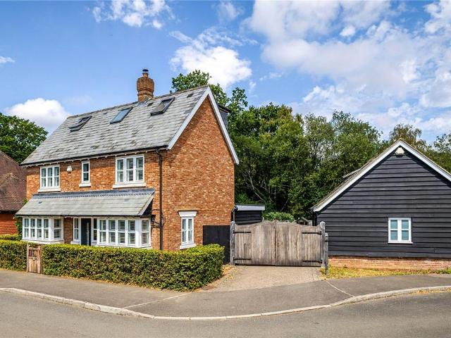 House for sale in Pachesham Park, Surrey