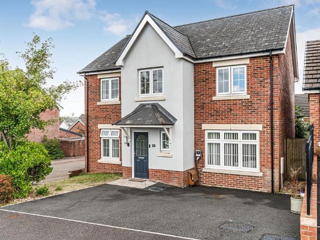 House for sale in Llanharry