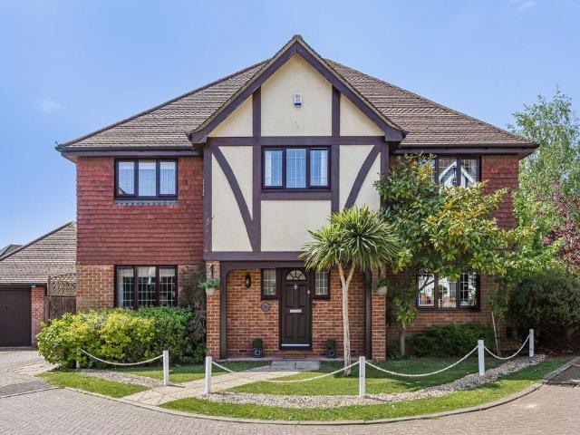 House for sale in Hammond Street, Broxbourne